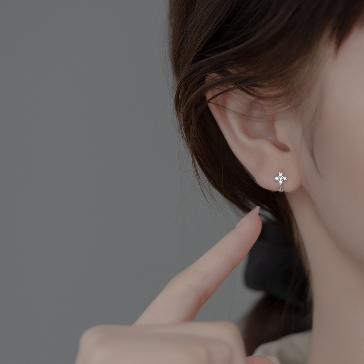 Eloch s925 plata cruz pendientes femeninas coreanas temperamento diamantes adornos de orejas personales dulces damas G7062