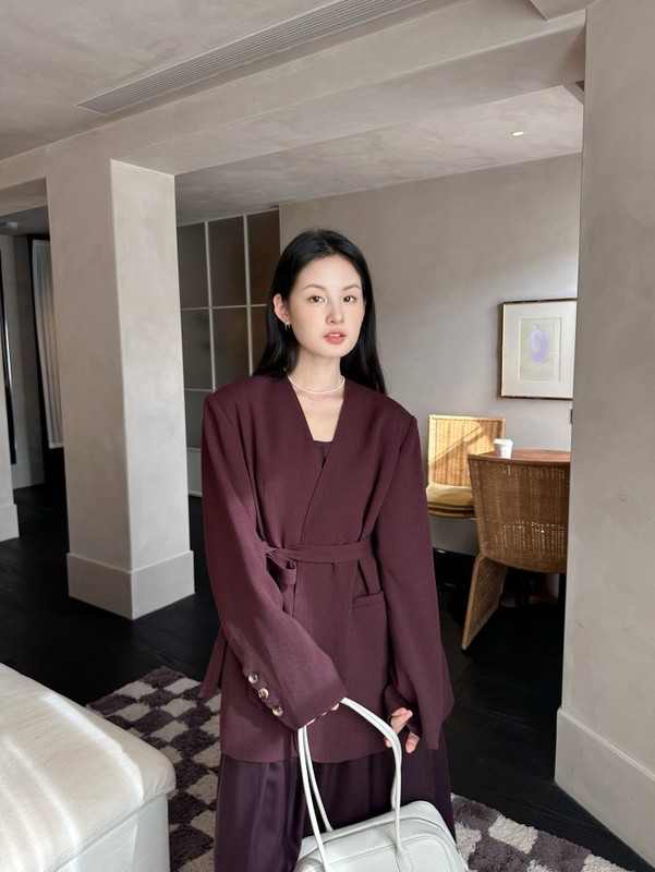 DIGM | 2025秋季极简风高级感通勤V领飘带羊毛西装外套女A32069|undefined