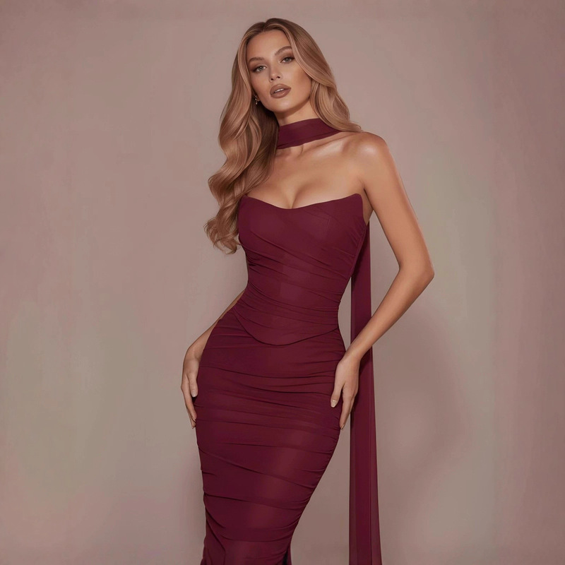 2025 New European and American Cross-Border Women's Clothing Cabernet Sauvignon Pure Lust Style Sexy Slim Fit Tube Top Hip-Covering Extended Three-Piece Set
