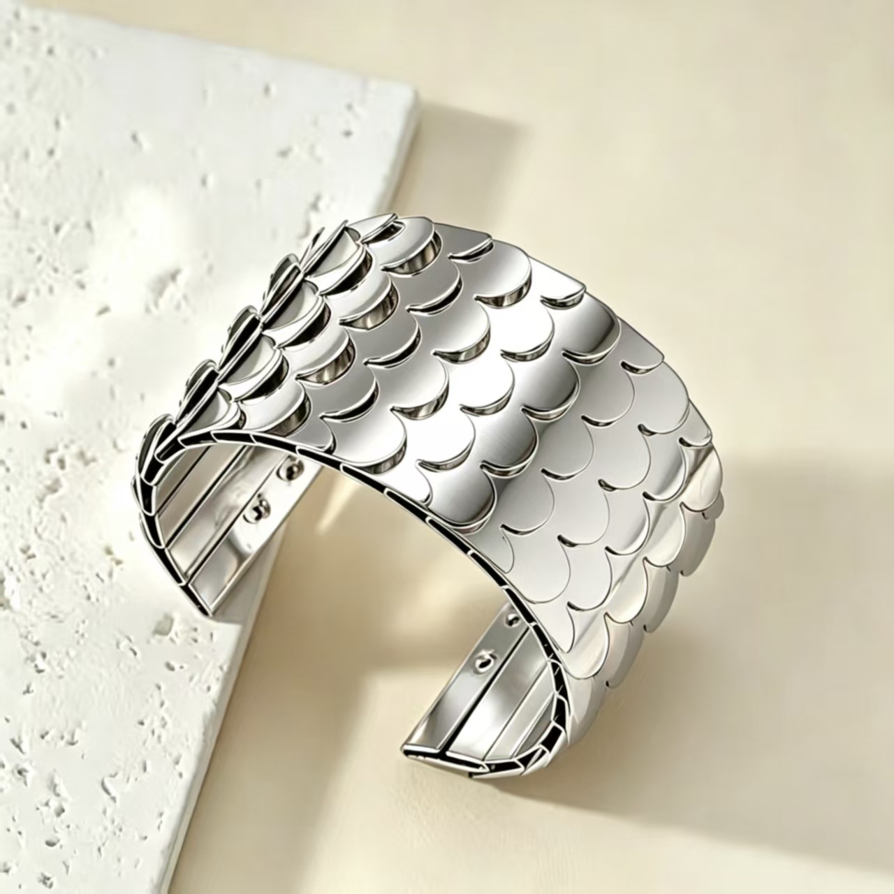Cross-border Hot-selling Metal Sequin Hand Jewelry Exaggerated Vintage Open Adjustable Bangle Punk Style Fish Scale Bracelet