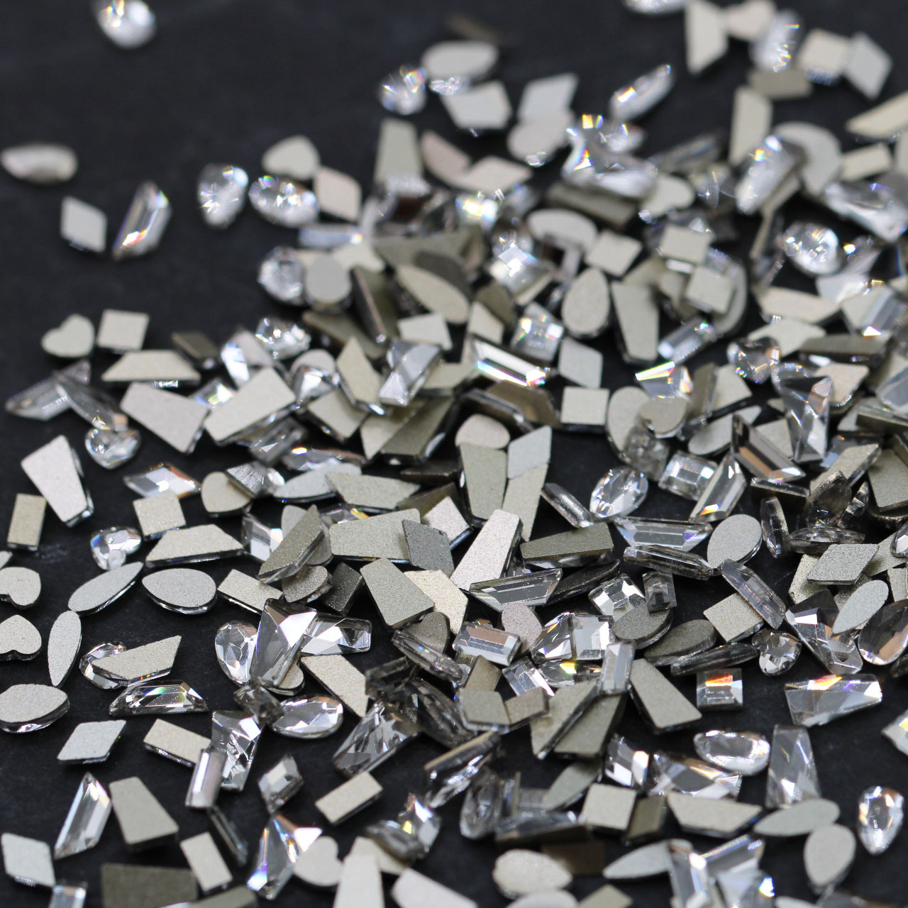 Wen Genie mismo estilo tamaño pequeño plano especial en forma de uñas de diamante Super brillante blanco mini mezclado flash diamante joyería de uñas