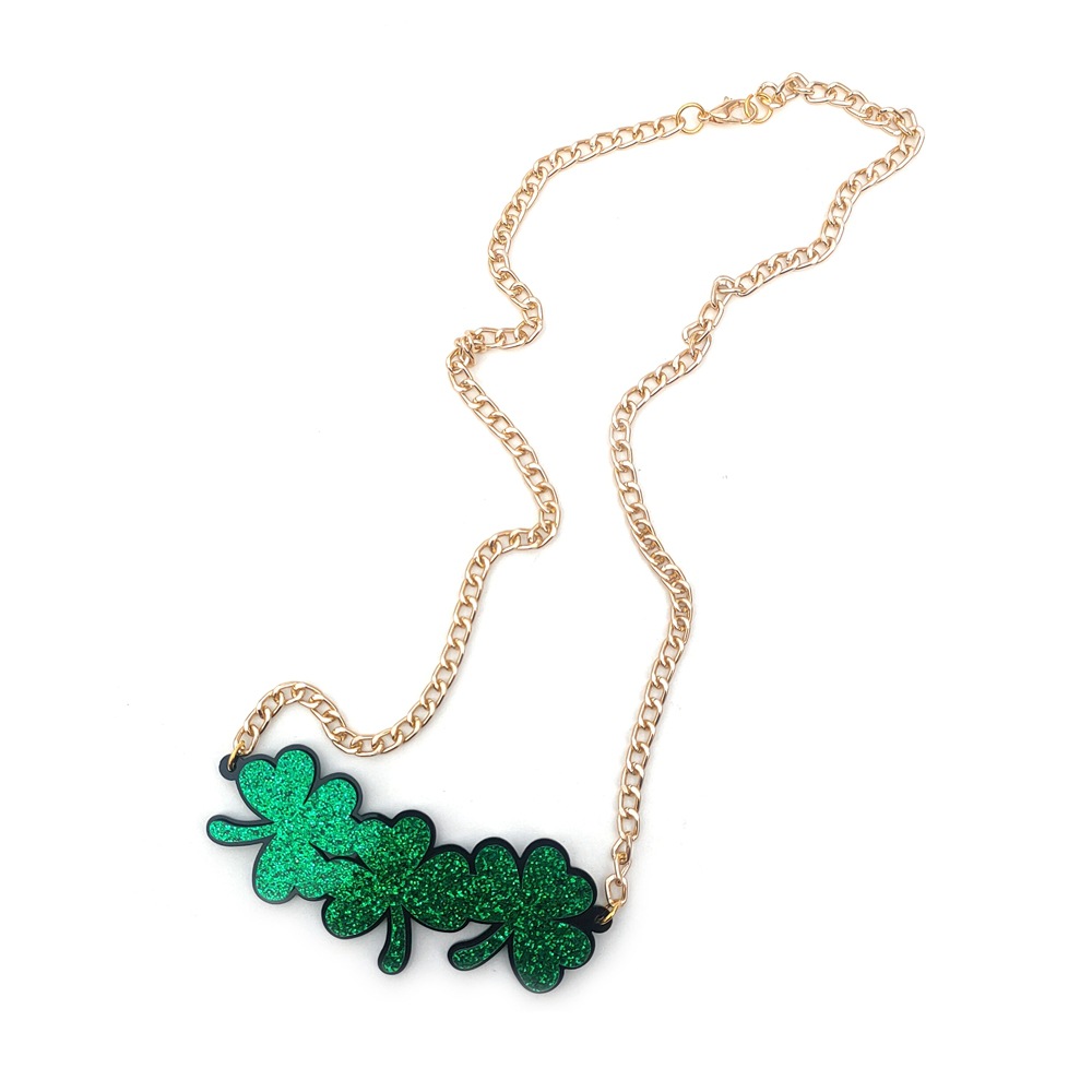 Colar com pingente luminoso de trevo verde em acrílico, perfeito para o Dia de São Patrício na Irlanda._voghion.com