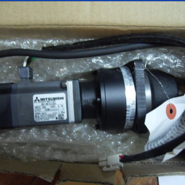 伺服电机HC-KFS13G1全新