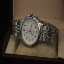 亨纳双历数字罗马条丁各式大表盘不锈钢手表 时尚潮流