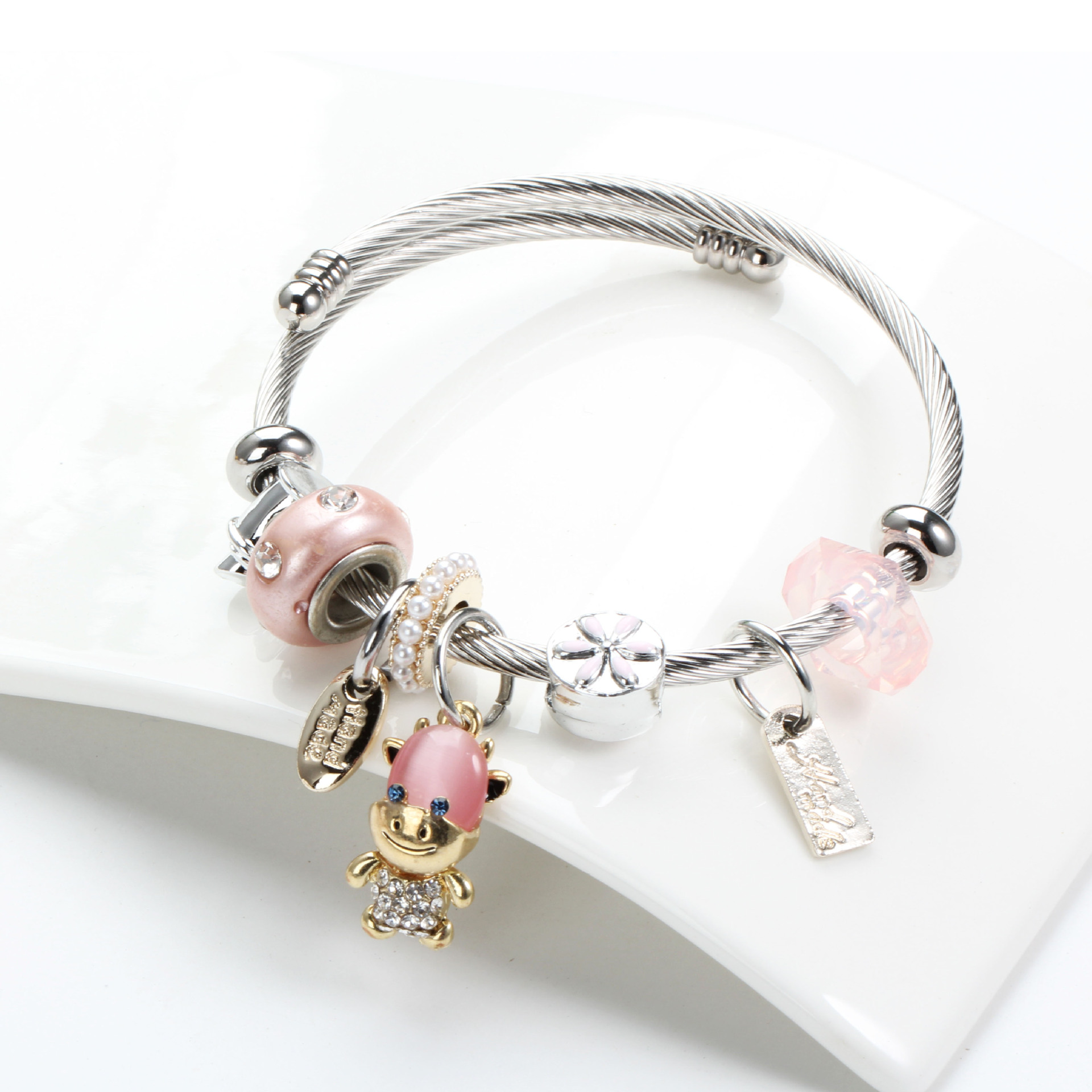 2021牛年生肖可爱网红不锈钢手镯 猫眼石 钛钢手镯 厂家直供|ru