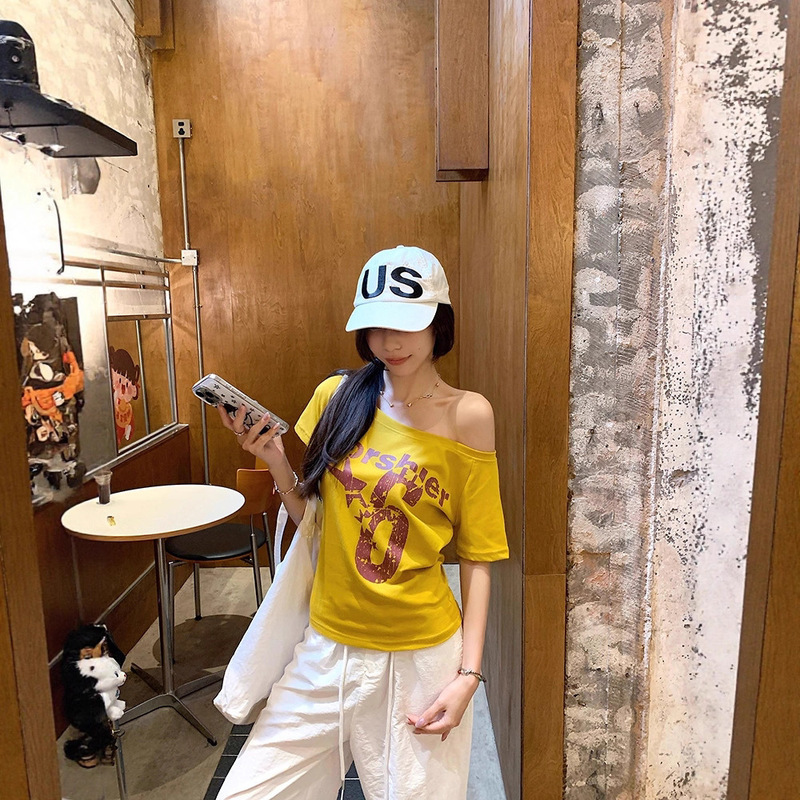 American Retro Letter Print Asymmetrical Neck Short-Sleeve T-Shirt for Women, 2026 Summer New Style, Spicy Girl Off-Shoulder Slim-Fit Top, Trendy American Retro Letter Print Asymmetrical Neck Short-Sleeve T-Shirt for Women, 2026 Summer New Style, Spicy Girl Off-Shoulder Slim-Fit Top, Trendy