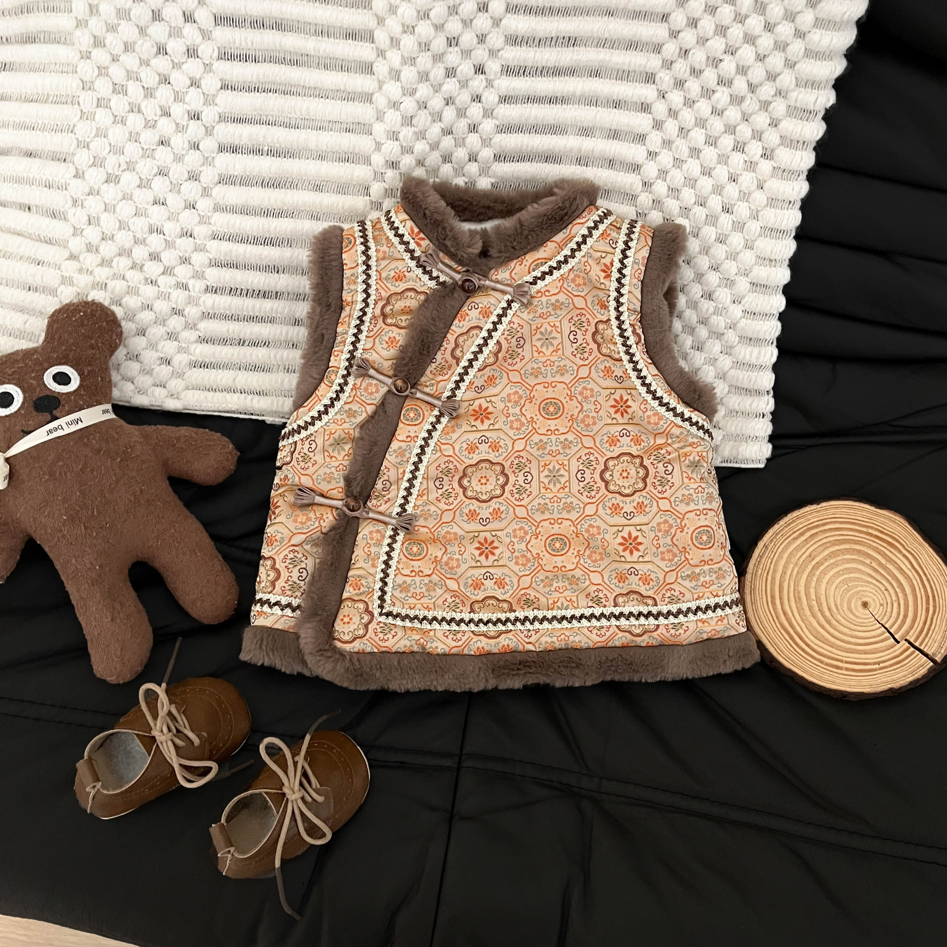 Ropa de Año Nuevo para niños y niñas Tang ropa de abrazadera de caballo para niños otoño y invierno estilo de diseño retro Jacquard retro algodón entrelazado chaleco de ropa Han