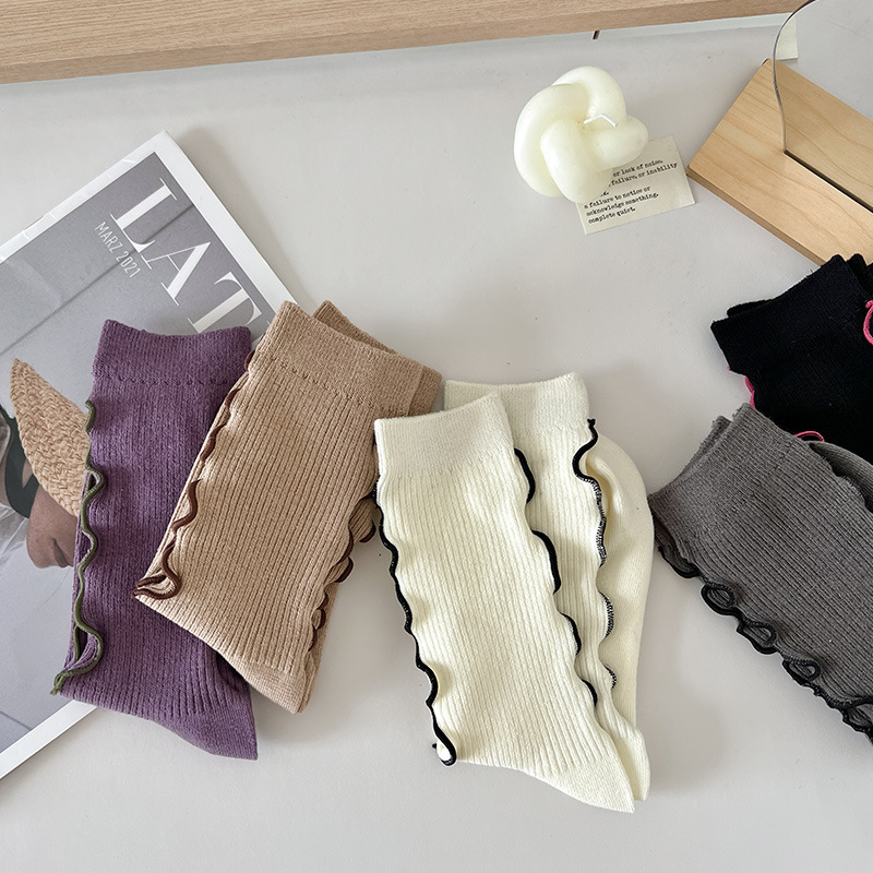 Separate packaging double needle wood ear socks ladies tube socks autumn and winter pile socks lace stockings loafers sweet