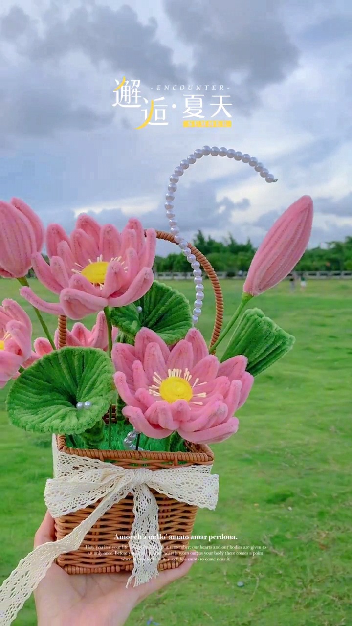 Hecho a mano DIY Twisted stick Lotus bouquet paquete material cesta de flores artificiales regalo cumpleaños del Día San Valentín para la novia