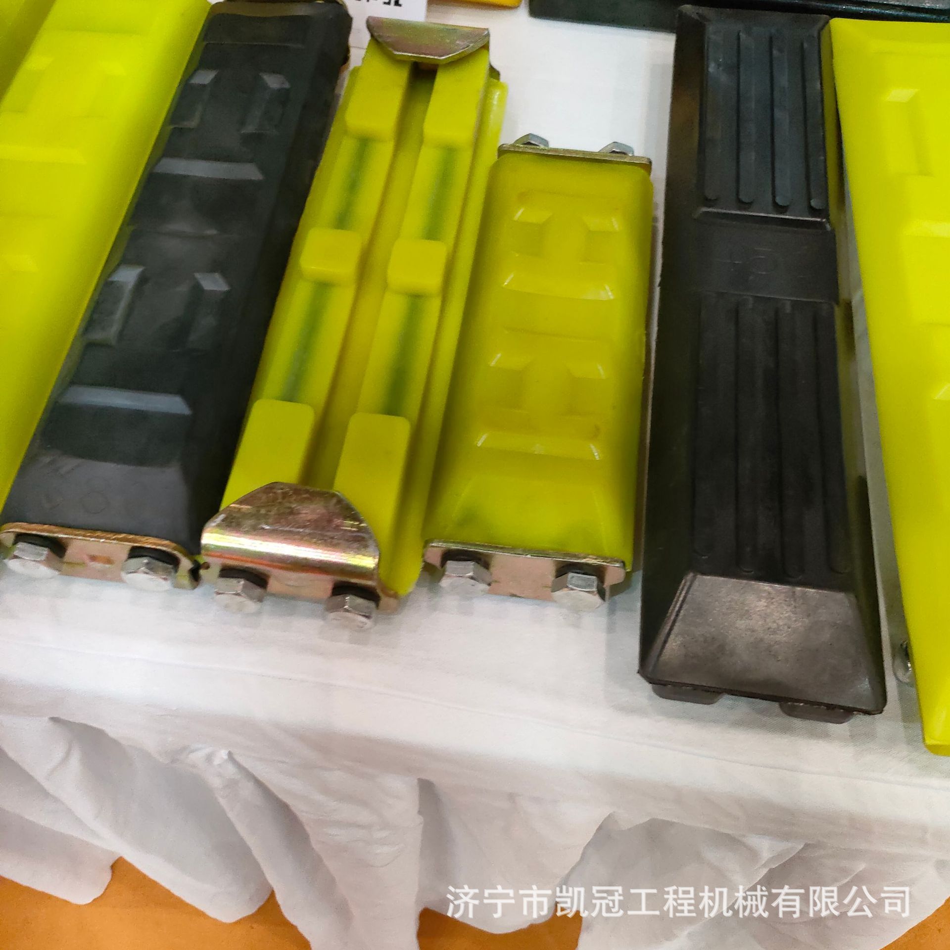 徐工490 235 210挖掘机橡胶履带板 橡胶块徐工挖掘机配件