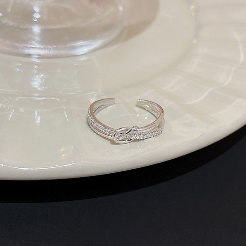 South Korea's new micro-paved zircon double-layered ring for women, niche, high-end design, winding cross, all-match ring