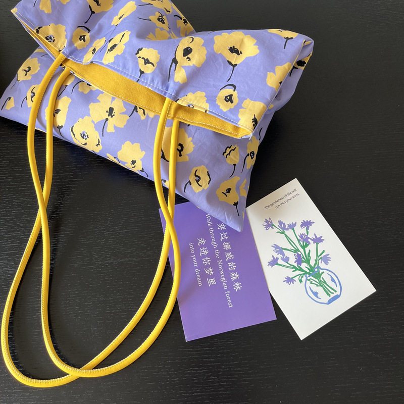Summer fresh floral bag, niche design, PU shoulder strap, light purple platycodon flower, thin combed cotton fabric bag Summer fresh floral bag, niche design, PU shoulder strap, light purple platycodon flower, thin combed cotton fabric bag