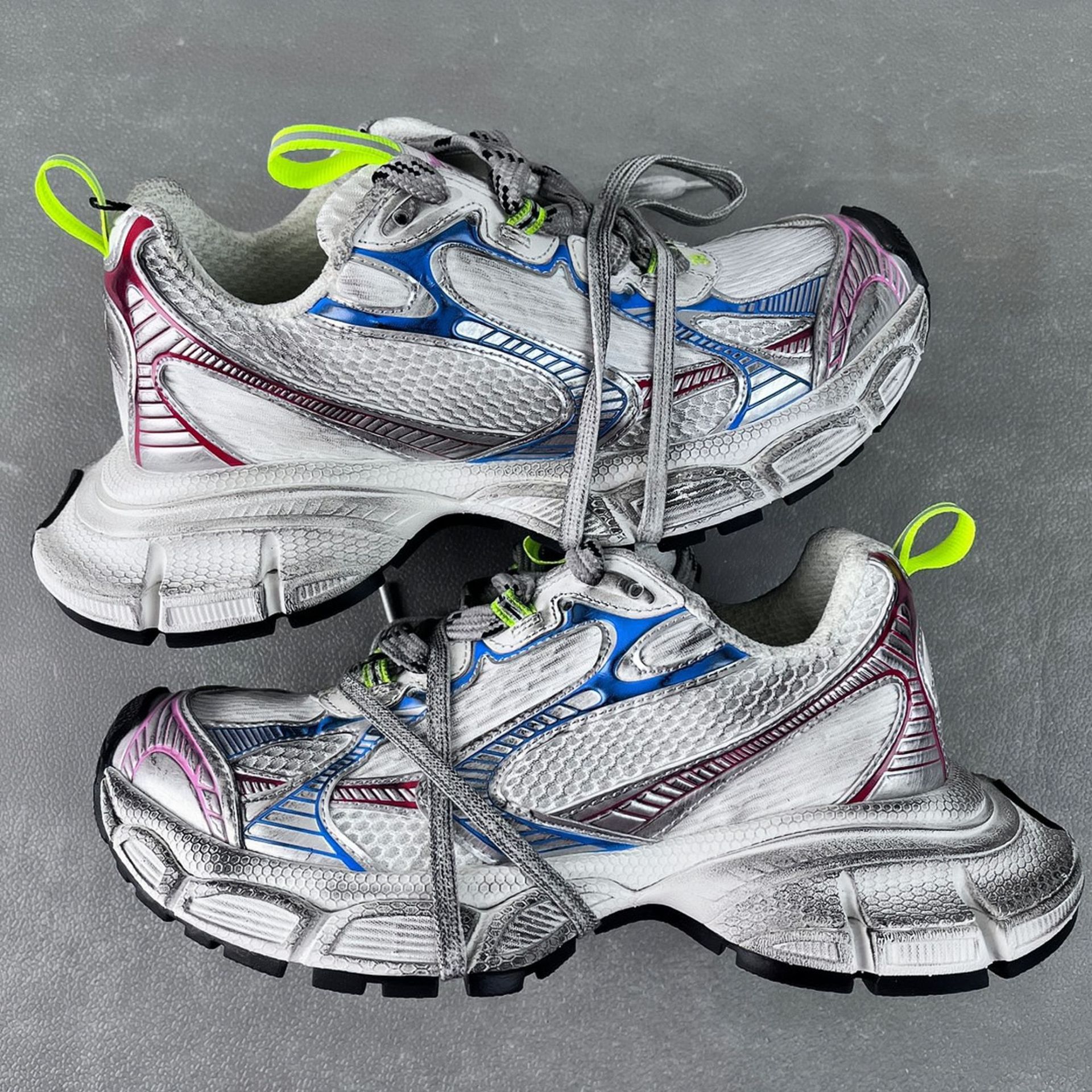 빨간색과 흰색 색상