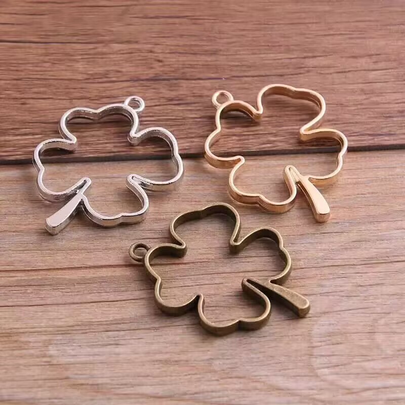 3 Colors 33*44mm Plant Charm Cut Out Flower Pendant Hollow Glue Frame Necklace Bracelet Accessories 3 Colors 33*44mm Plant Charm Cut Out Flower Pendant Hollow Glue Frame Necklace Bracelet Accessories