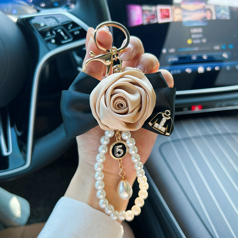 Tela rosa flor cadena de perlas llavero gota de agua accesorios bolsos personalizados adornos llavero de control remoto de coche coreano