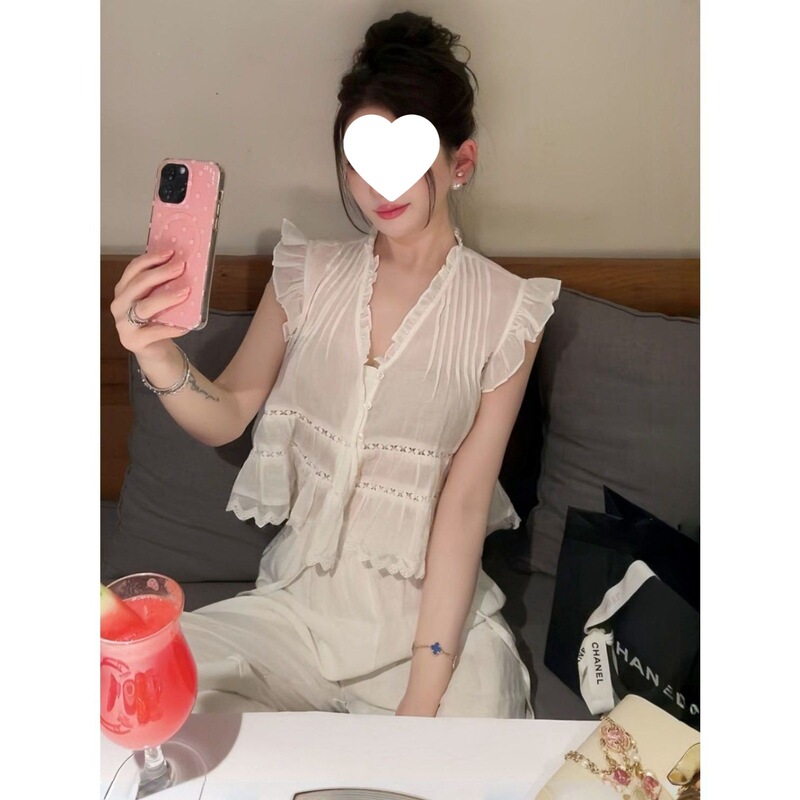 2026 New Summer White Collared Blouse for Women with Small Flutter Sleeves, Ruffled Lace Top, Off-Shoulder Shirt 2026 New Summer White Collared Blouse for Women with Small Flutter Sleeves, Ruffled Lace Top, Off-Shoulder Shirt
