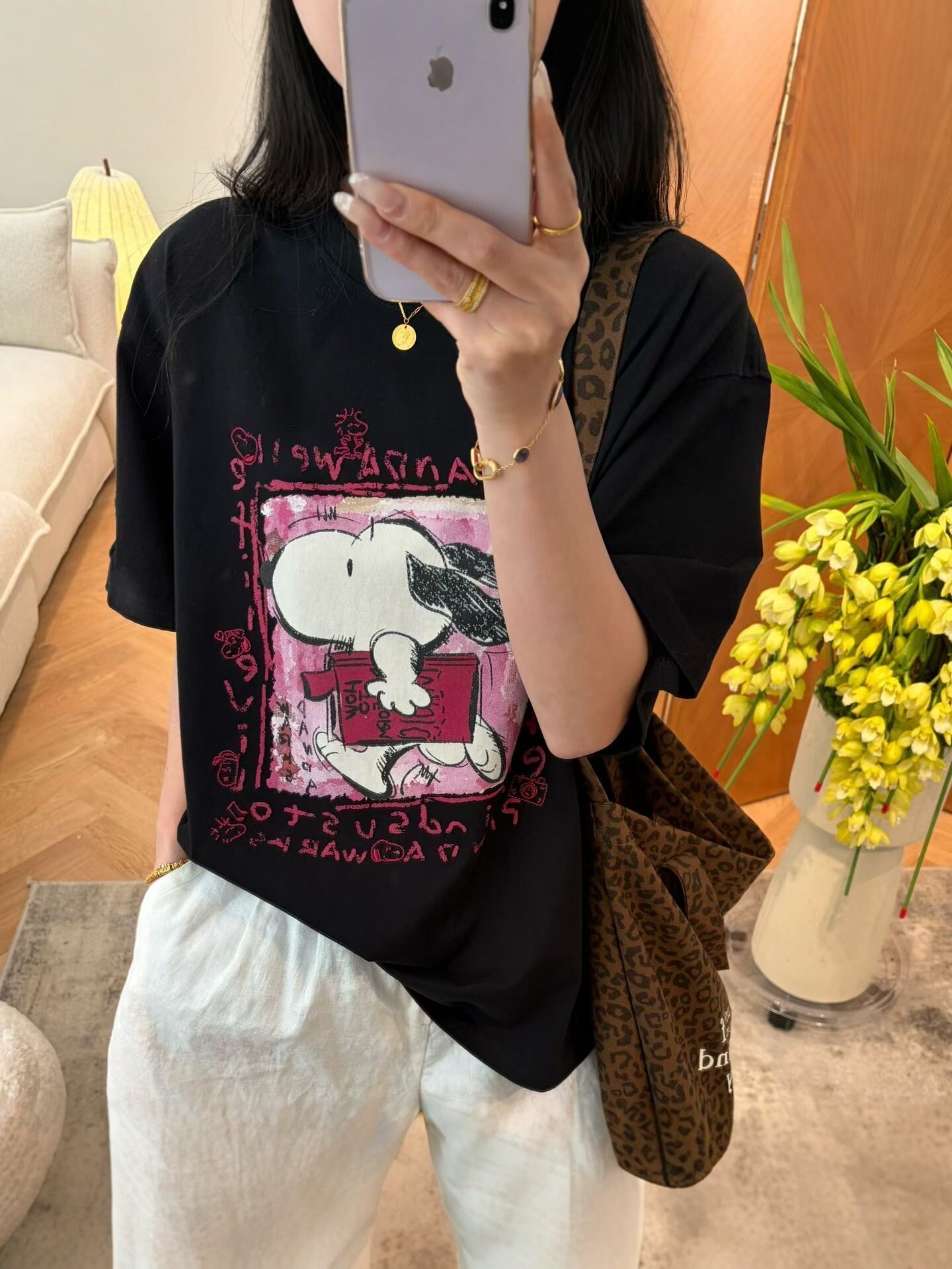 2026 nueva impresión coreana de dibujos animados Snoopy suelta camiseta de manga corta de cuello redondo de mujer de moda de moda image 4