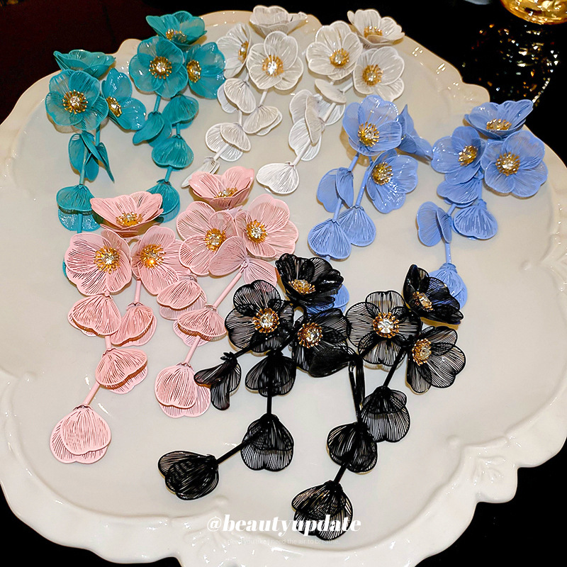 Pendientes de borla de pétalo de flor de circón de aguja de acero Pendientes exagerados de temperamento fresco y dulce Pendientes de estilo de vacaciones de moda