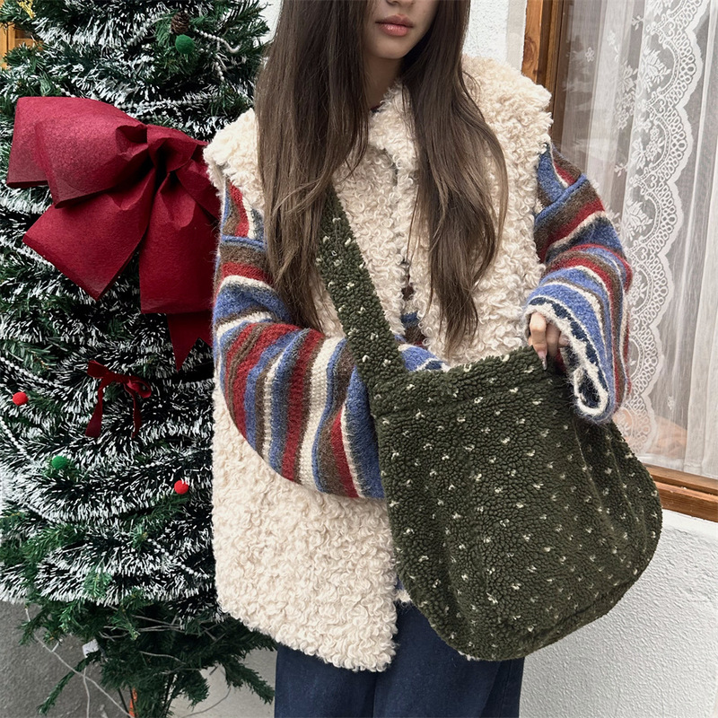 510172 Plush Heart-Shaped Crossbody Bag, New Autumn and Winter Shopping Bag, Large Capacity Crossbody Shoulder Canvas Bag