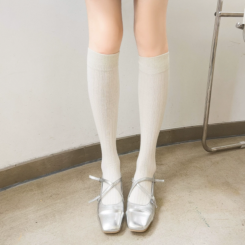 White spring summer colored breathable Japanese socks, mid-length, fitted