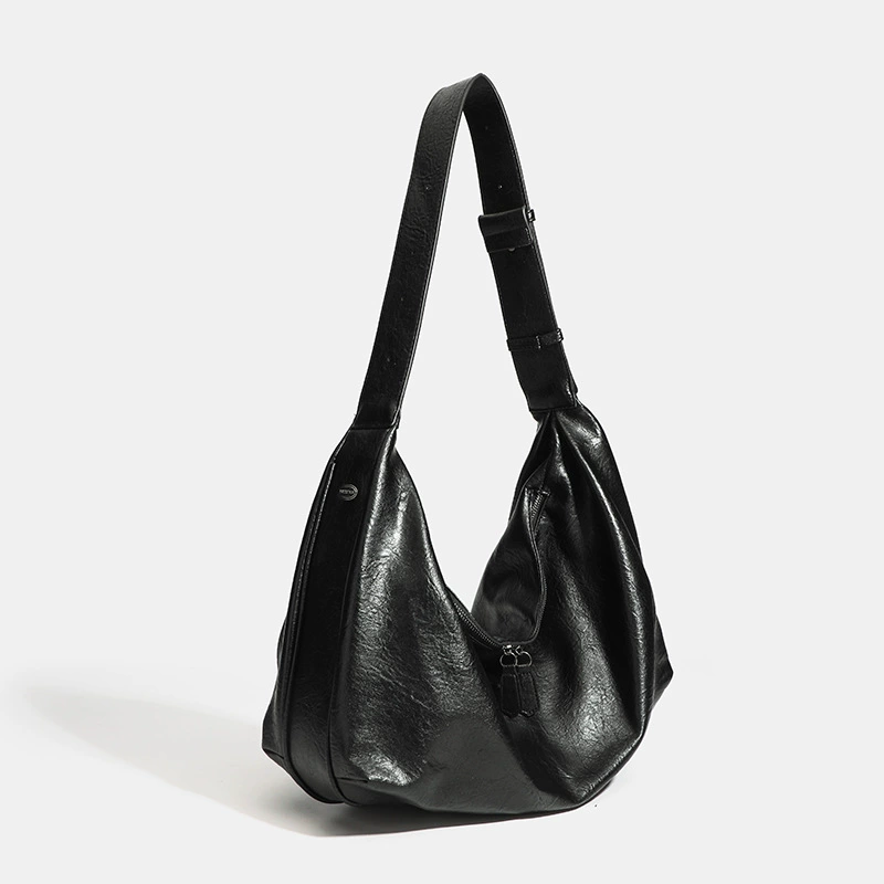 Retro capacious black shoulder bag, one-shoulder bag