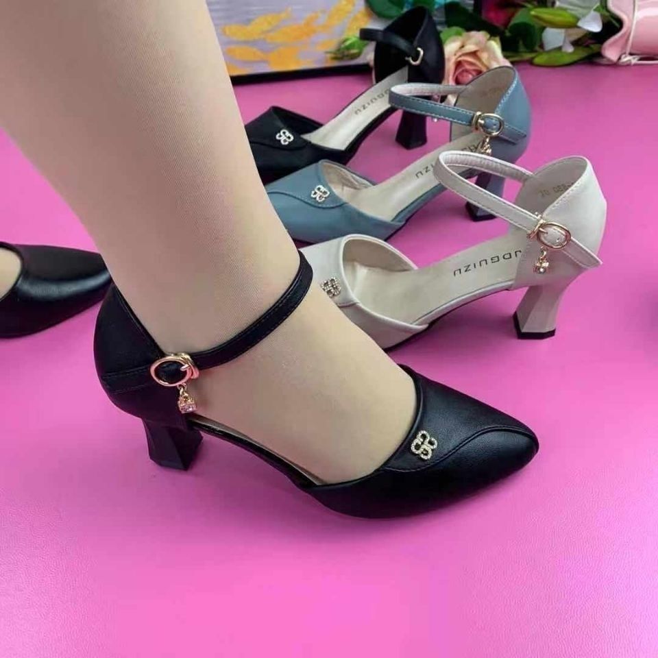 2024 Summer New Sandals Women's Fashion Dance Shoes Comfortable Mother's Shoes Soft Bottom Soft Surface Thick Heeled Single-layer Shoes for Women