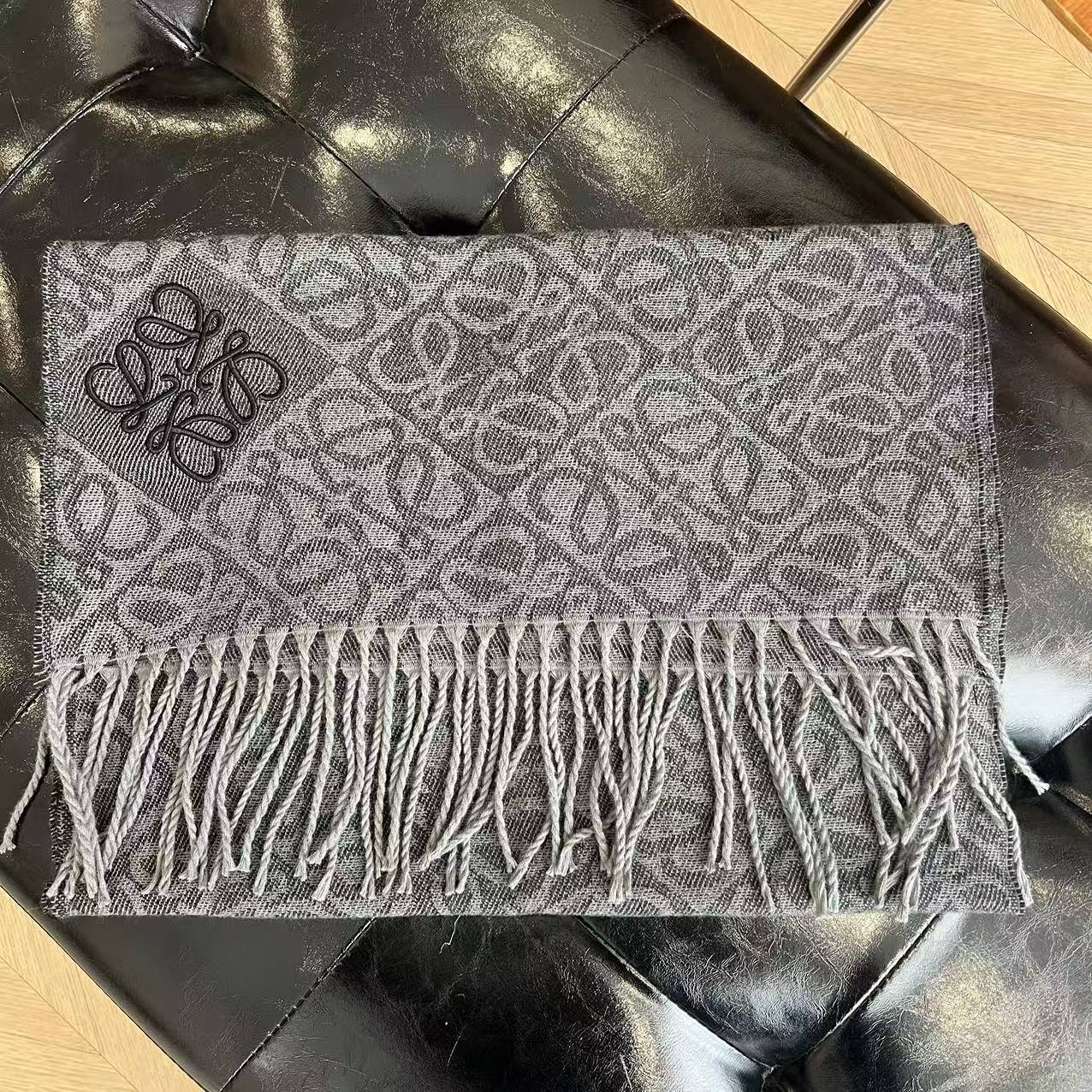 로웨 입체 자수 패치워크 다크 그레이