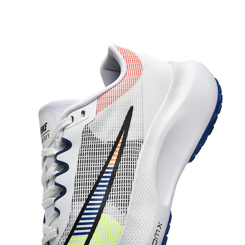 New Sports Shoes Breathable Mesh Flyknit Running Shoes Comfortable Soft Sole Shock Absorbing Running Shoes for Middle School Students Physical Education Shoes