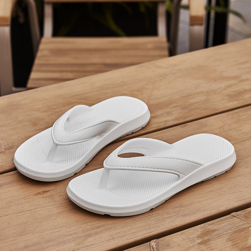 Zapatillas para hombres y mujeres de verano pareja antideslizante clips pies suaves al aire libre sandalinas de playa pareja moda al por mayor