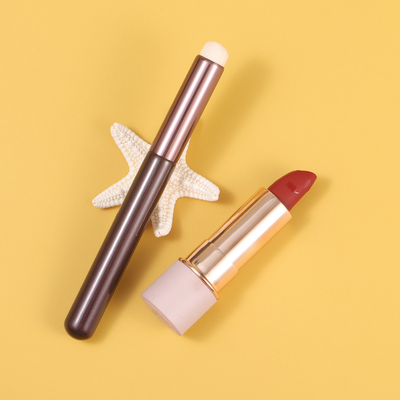 100-year-old goat multi-functional mini round head lip brush bullet matte lipstick blooming brush portable concealer makeup brush