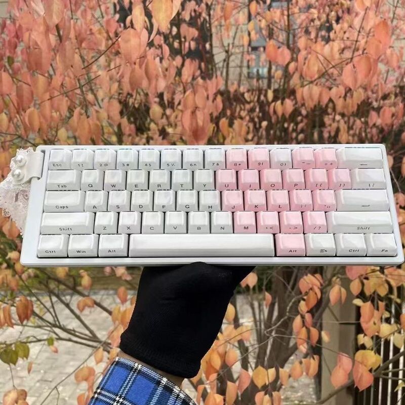 New jelly crystal keycaps with side-engraved hearts, dual-color high-precision injection-molded mechanical keyboard, direct sales from the manufacturer New jelly crystal keycaps with side-engraved hearts, dual-color high-precision injection-molded mechanical keyboard, direct sales from the manufacturer