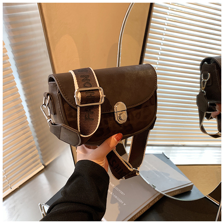 Niche Premium Feeling Crossbody Leopard Satteltasche Damen Neue Retro Mode Schultertasche_voghion.com