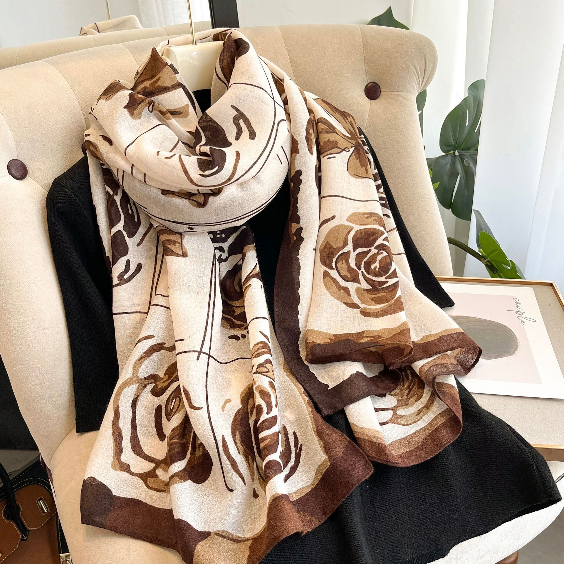 2023 Spring and Autumn New Cotton and Hemp Scarf Women's Little Fragrant Wind Mountain Camellia Fashion Versatile Shawl_voghion.com
