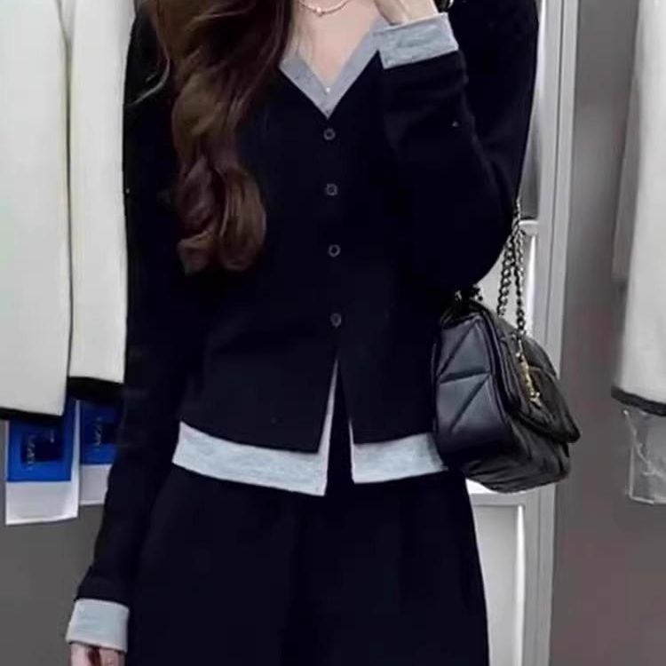 黑色假两件V领长袖T恤女春秋新款大码胖mm打底衫修身显瘦开衫上衣|undefined