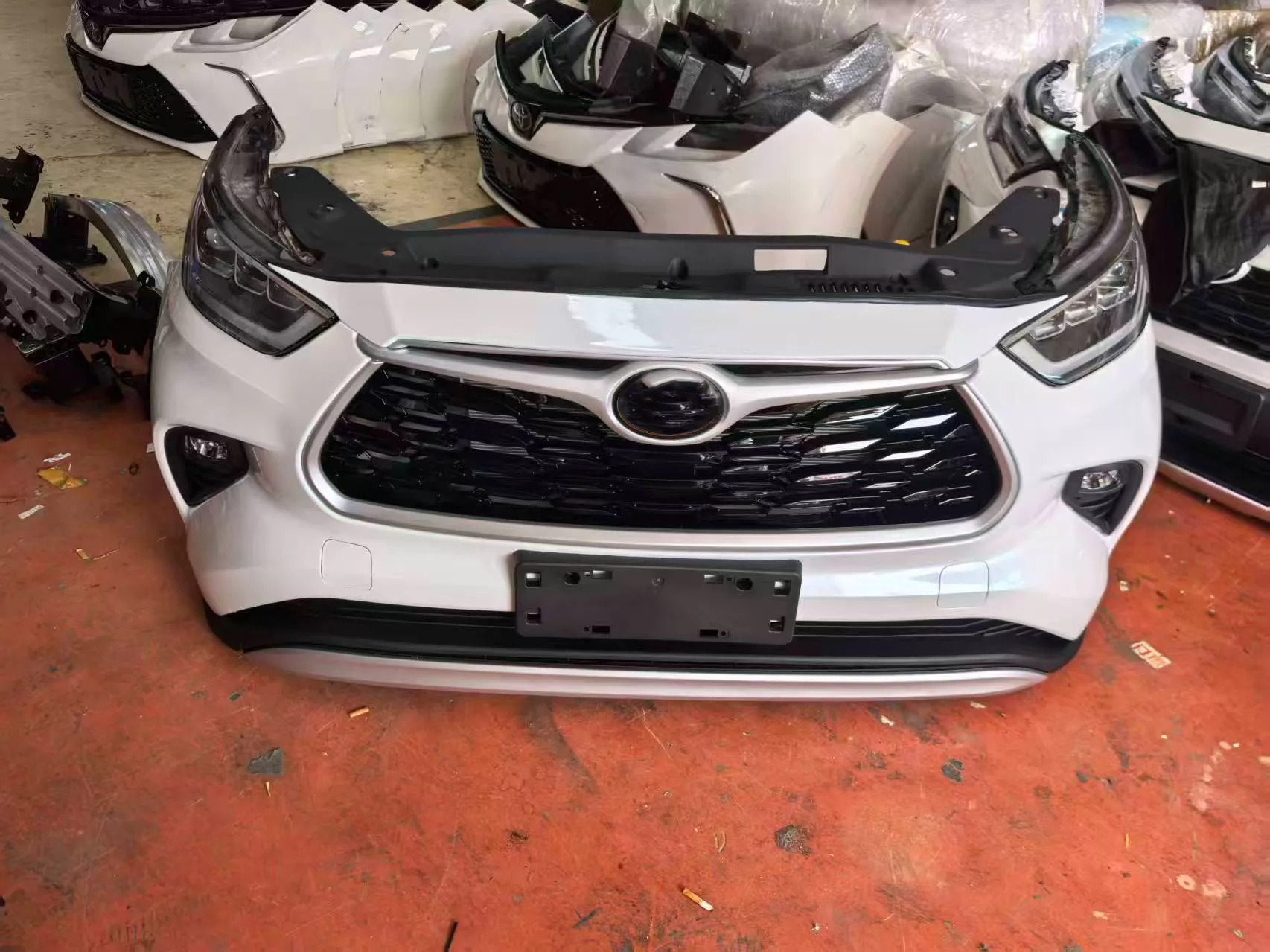 Suitable for Toyota Highlander XU70 front lip, front bumper, front nose cut, front bar