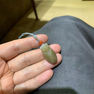 Jin Yu Tang Xinjiang Hetian Jade Sugar Jade is a blockbuster, warm and delicate sugar color, rich three-dimensional carved image is lifelike