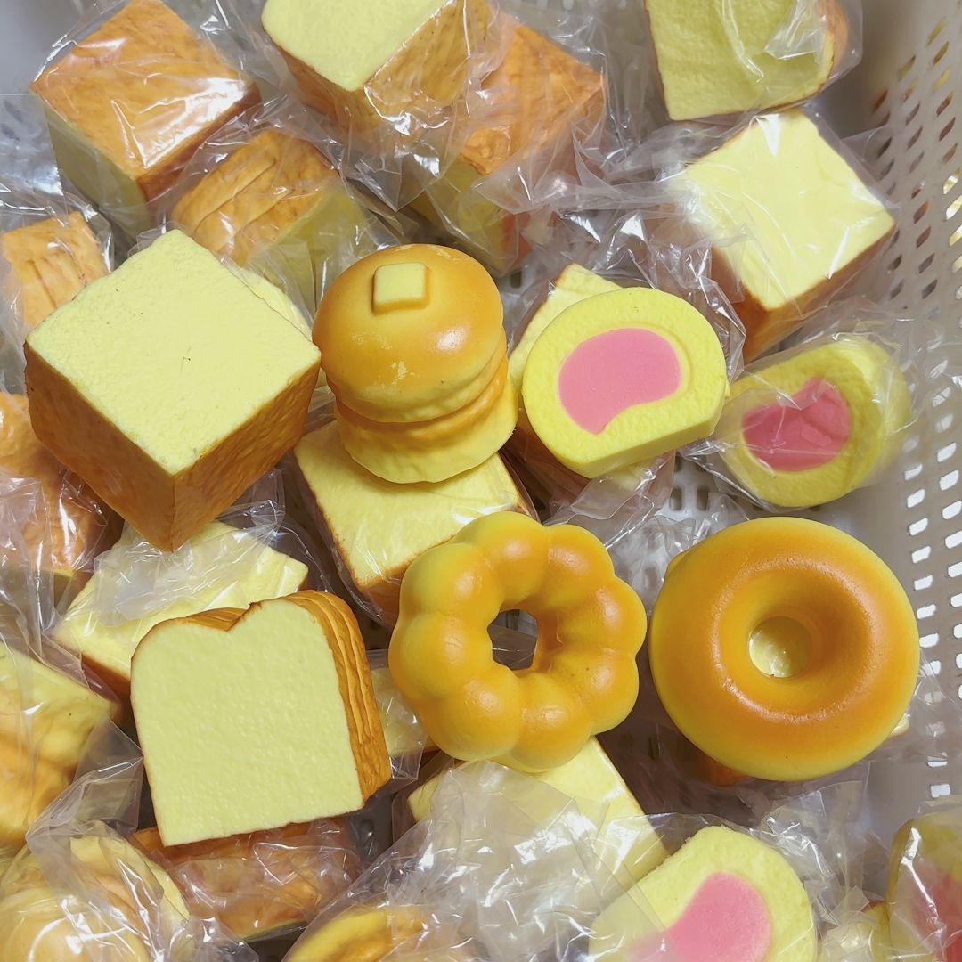 느린 끈적끈적, 느린, 느린 리바운드의 무작위 젖고 부드러운 트럼펫 1개