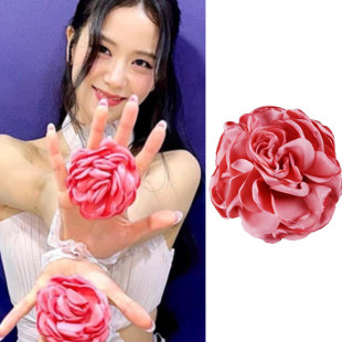 BLACKPINKŮ�Fflowerͬ��õ�廨��ָ�h��ָ�͹�С���L�_�ڽ�ָ