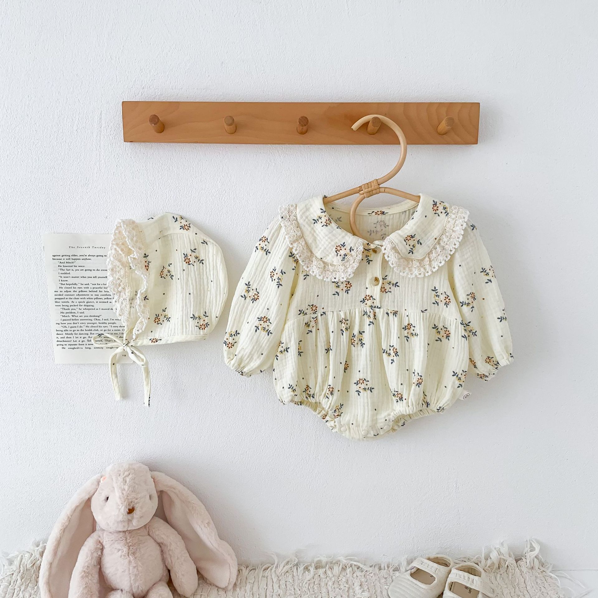 Abrigo floral para bebé 2025 nueva primavera niña bebé coreano cuello de muñeca mono ropa de salida para bebé