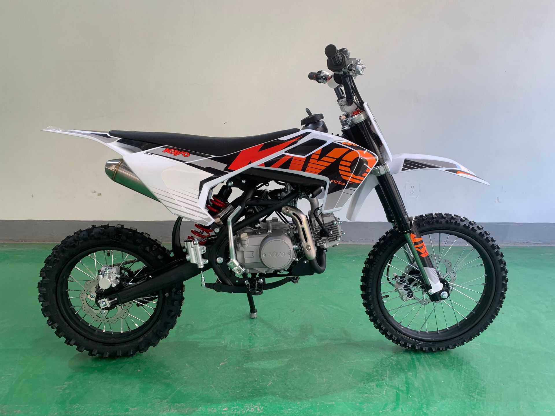 Adult two-wheel off-road vehicle Huayang fuel-powered MK125cc racing foreign trade version large off-road racing motorcycle