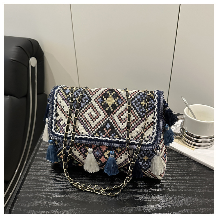 336g Weight Flip Cover Closure Type Single Shoulder Strap Strap Type Shoulder Bag Bags Type Casual, Holiday Occasion Cloth Material Geometric Pattern All Seasons Season Women's Gender Elegant, Ethnic Style Style Square Shape Women's Cloth Geometric Elegant Ethnic Style Square Flip Cover Shoulder Bag 39