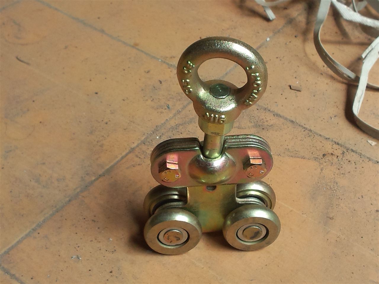 四轮板式滑车ZT-W40W65W80工具滑轨滑车焊机滑车球绞工具滑车图