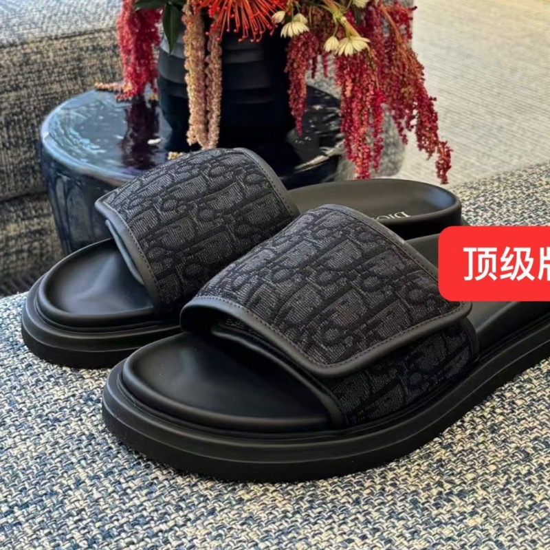 Guangzhou Shoe Factory 2025 pantuflas de verano, suela suave, plataforma antideslizante de diamantes de imitación de una palabra, ropa exterior, elegante playa de suela gruesa