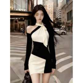 【徳绒1*1】御姐风撞色斜领露肩长袖连衣裙女秋冬包臀短裙