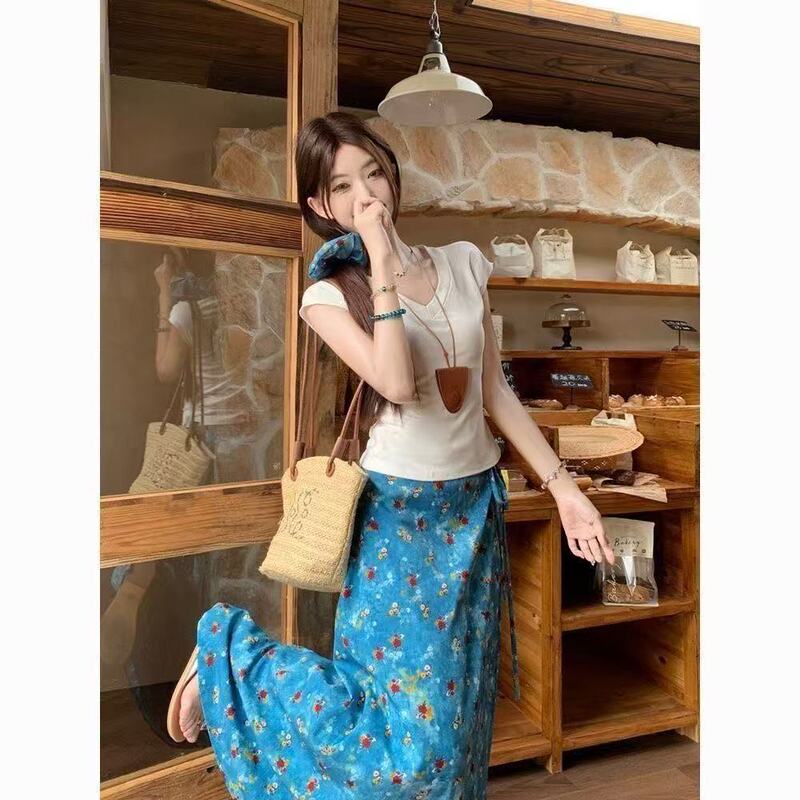 Blue Floral Oil Painting Print High-Waisted A-Line Skirt for Women, Spring Season, Loose and Gentle French-Style Long Skirt