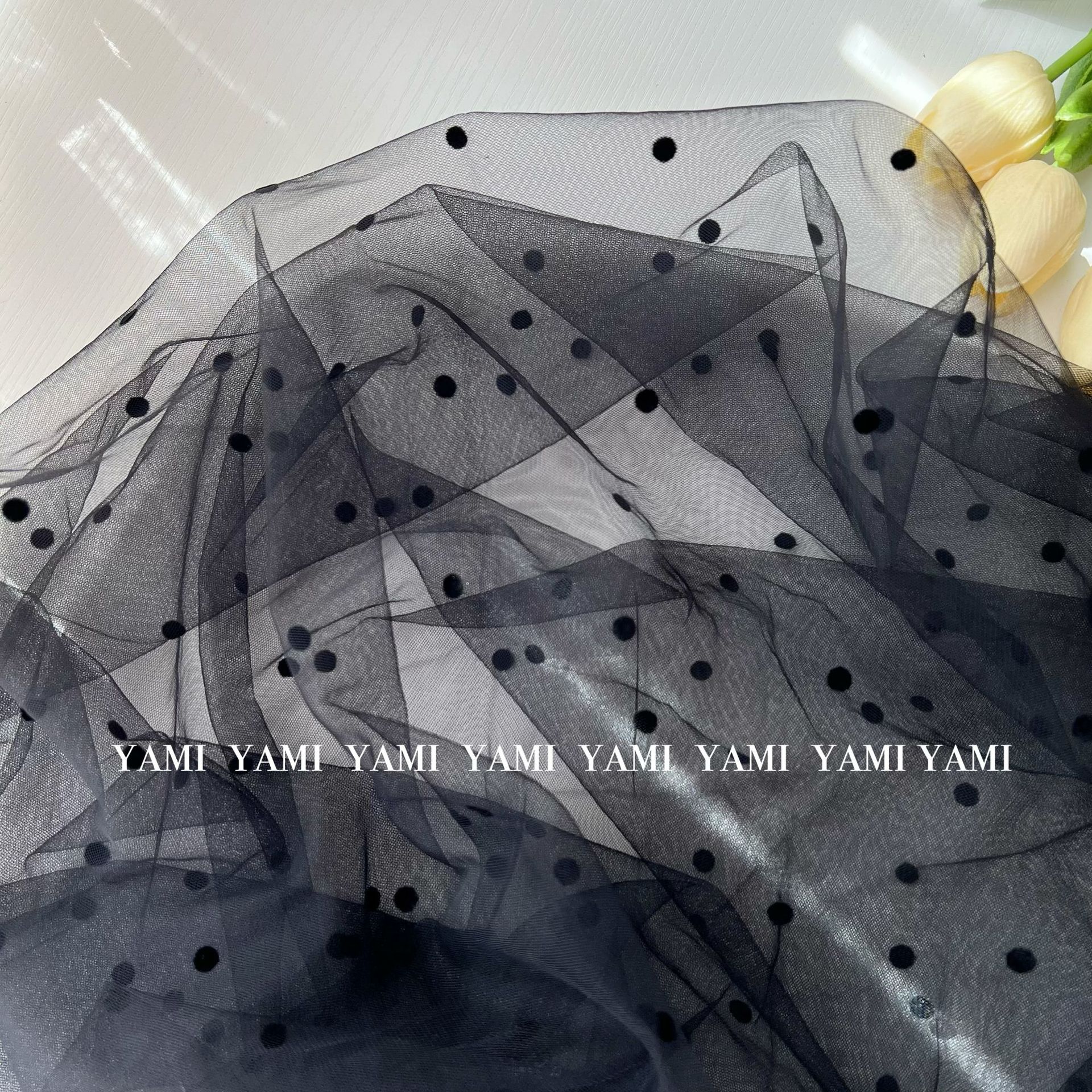 En stock al por mayor malla 0,8 cm punto flocado punto negro de doble cara flocado ropa para niños de las mujeres Hanfu tela