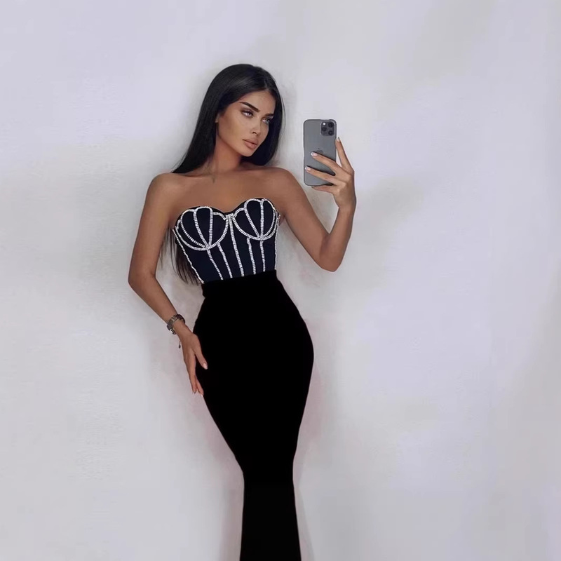 Special Offer for Export: Sleeveless Off-Shoulder Tube Top with Chest Pads, Rhinestone Waist-Cinching Bodycon Black Dress, Versatile and Sexy Top for Women