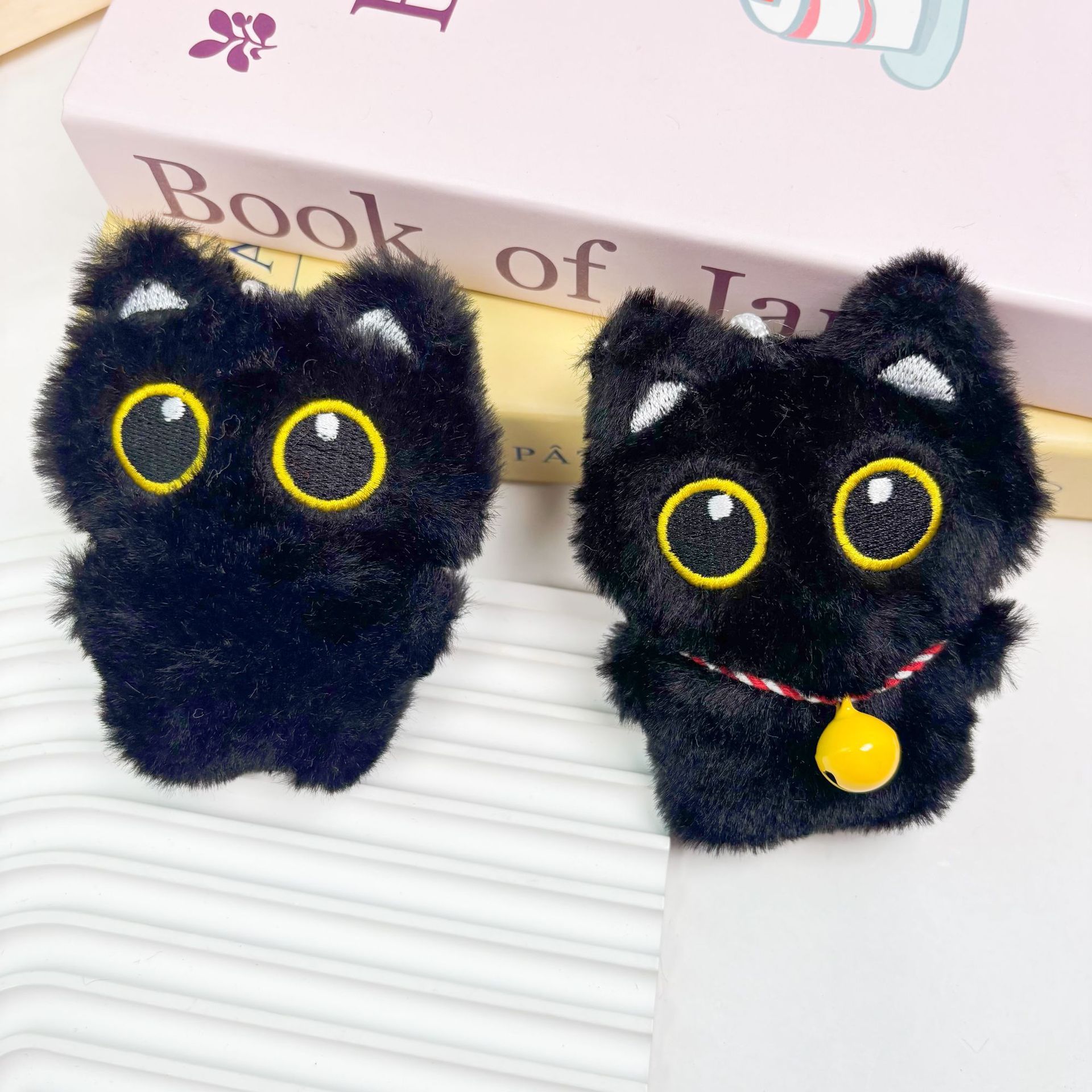 Linda muñeca de peluche pequeño gato negro colgante chirriante colgante de todo fósforo bolso de gato llavero colgante al por mayor