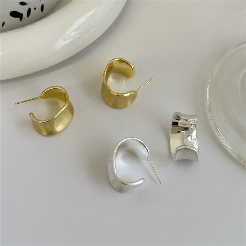 松本惠奈同款C型寬面耳圈 重工磨砂寬面弧形耳釘 小眾輕奢高級感