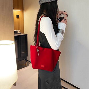 �n���tɫ��Ƥ�˻@�����ذ�Ů�O���Lhobo��ͨ��Ҹ�°�ĥɰƤˮͰ��